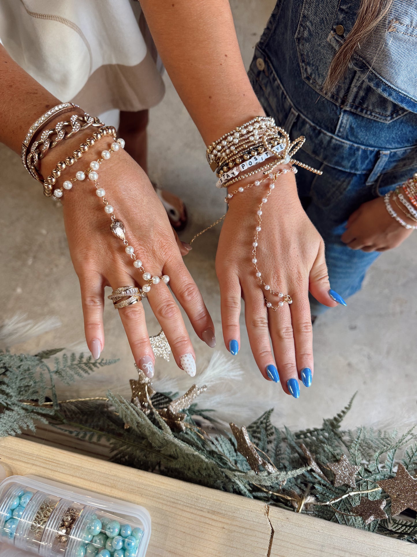 Luxe Pearl Handchain