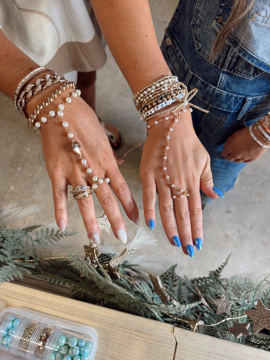 Thin Pearl Handchain