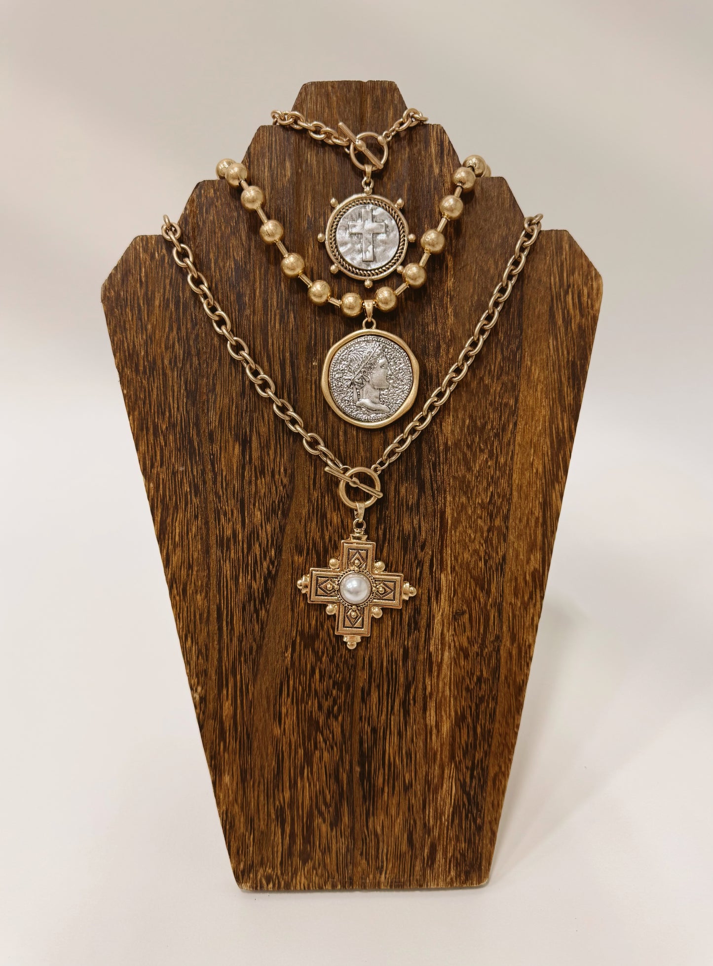 The Queen Necklace