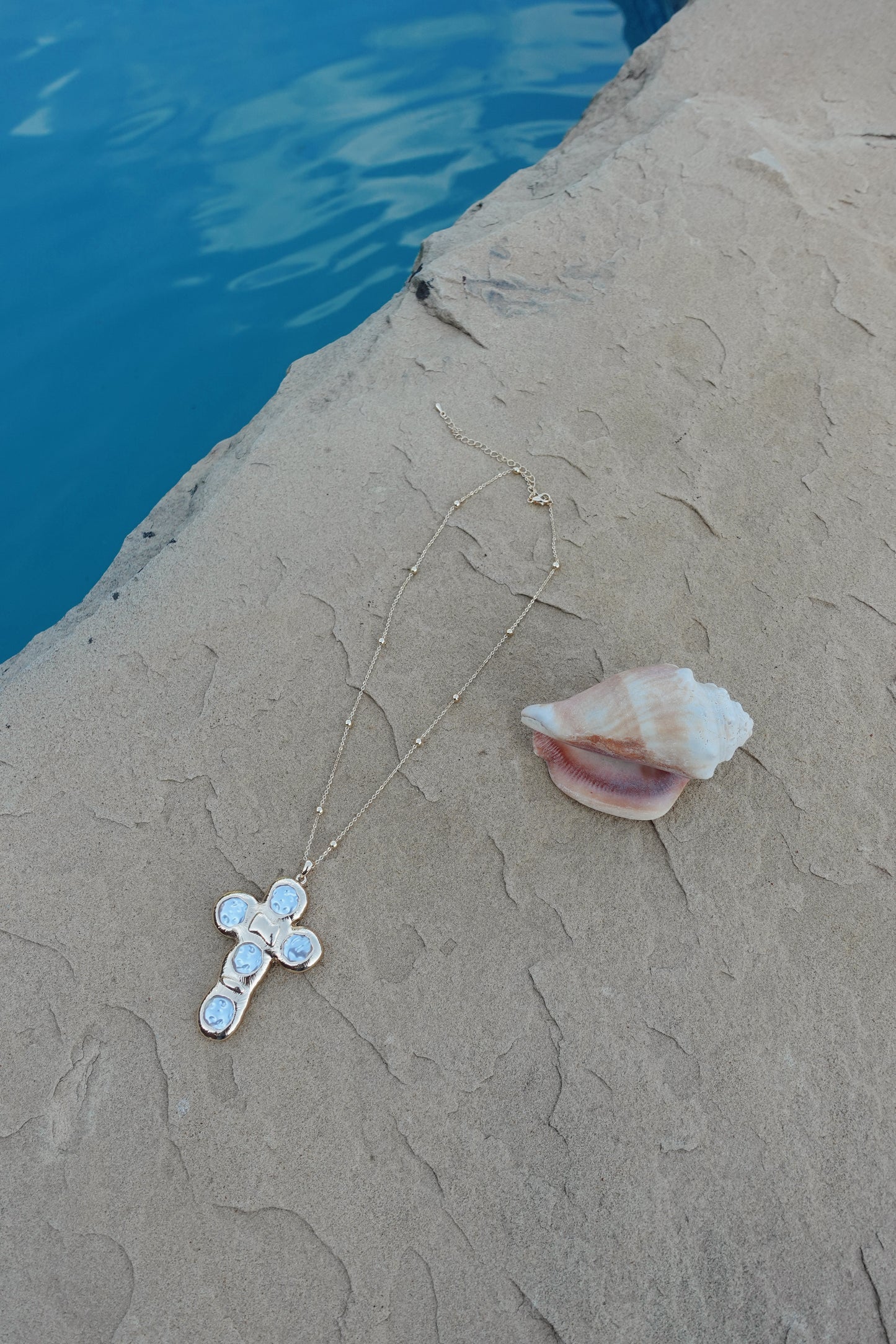 Perla Cross Necklace
