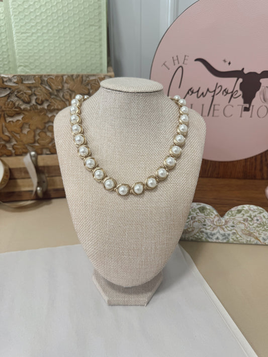 Classy Pearl Necklace