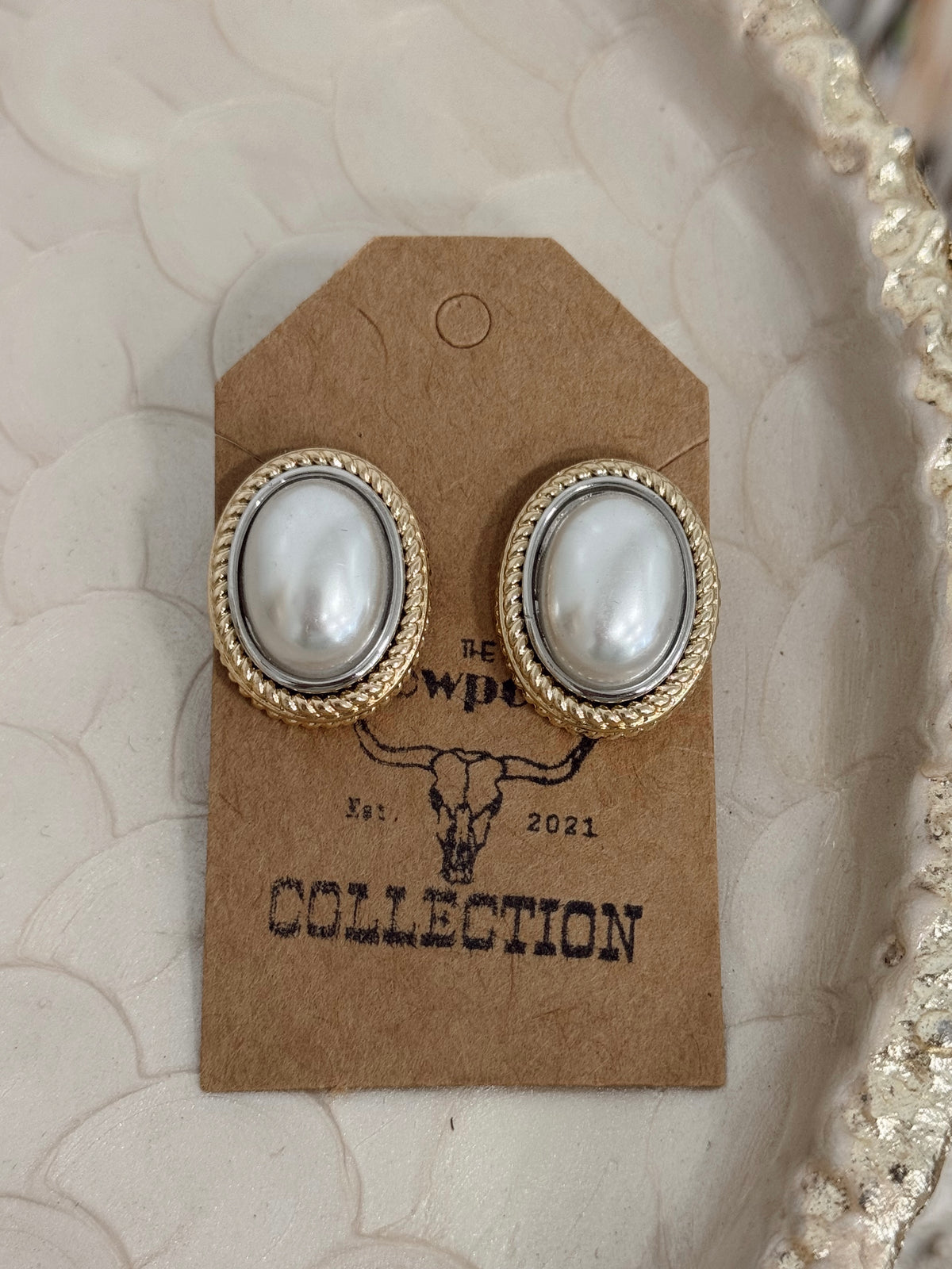 Perla Oval Earrings